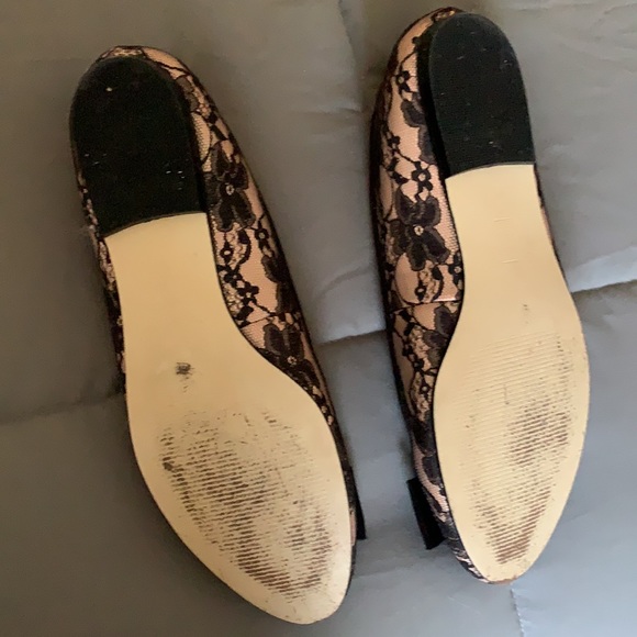 Isaac Mizrahi Live flats sz 8 m black lace patterned black bow - Picture 7 of 10